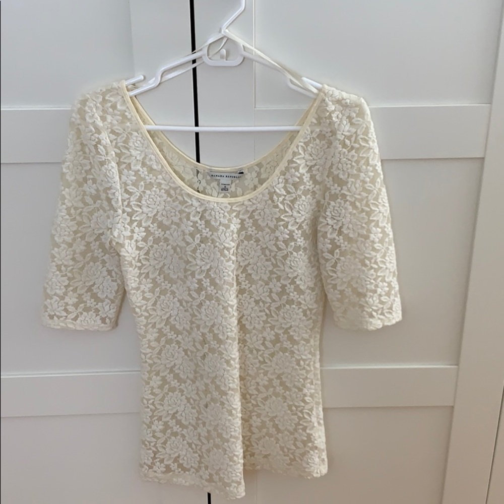 Banana Republic stretchy lace tee, cream, small